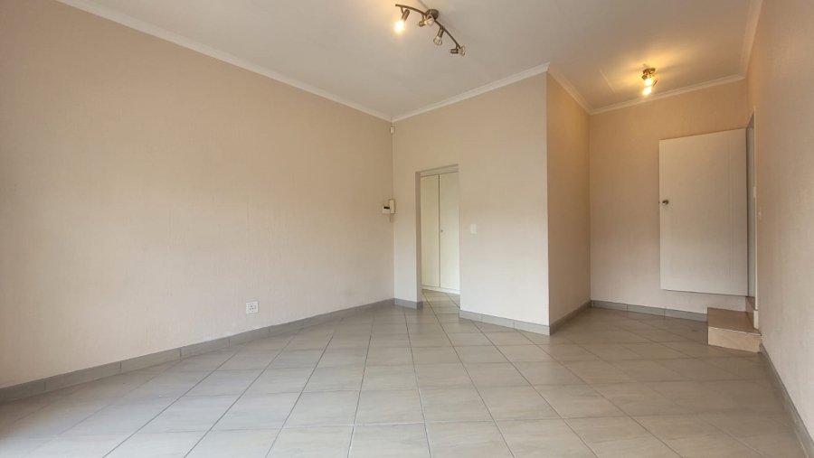 6 Bedroom Property for Sale in Noordheuwel Gauteng