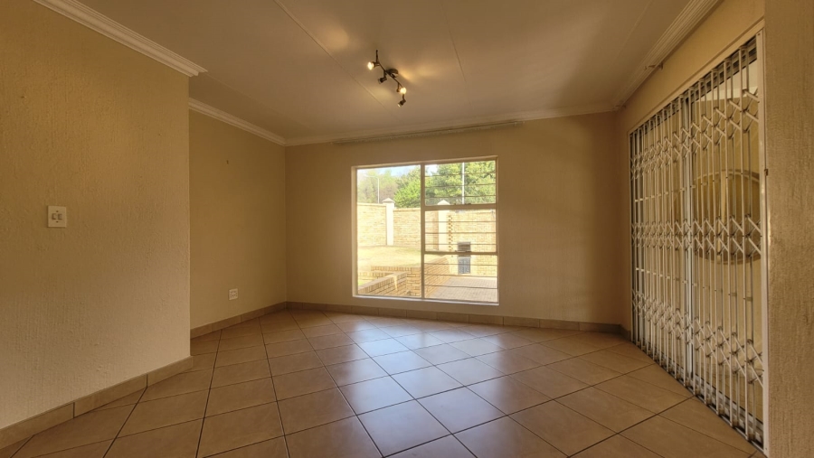 6 Bedroom Property for Sale in Noordheuwel Gauteng