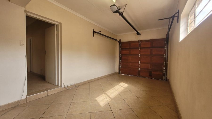 6 Bedroom Property for Sale in Noordheuwel Gauteng