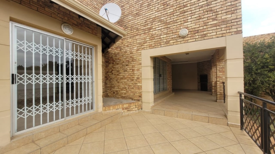 6 Bedroom Property for Sale in Noordheuwel Gauteng
