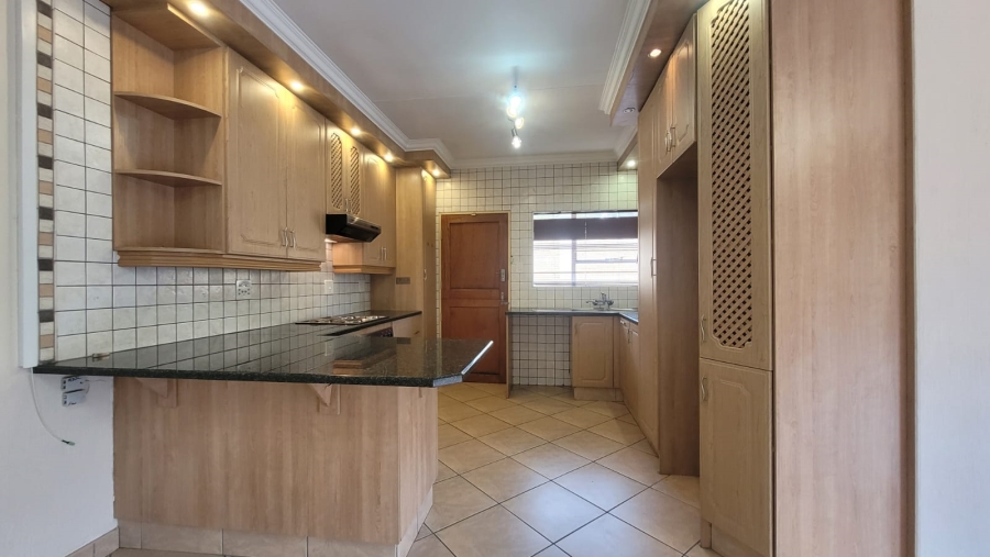 6 Bedroom Property for Sale in Noordheuwel Gauteng