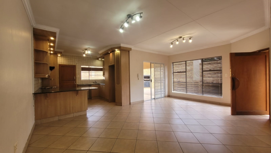 6 Bedroom Property for Sale in Noordheuwel Gauteng