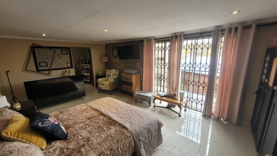 4 Bedroom Property for Sale in Kenmare Gauteng