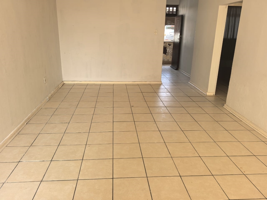 2 Bedroom Property for Sale in Florida Lake Gauteng