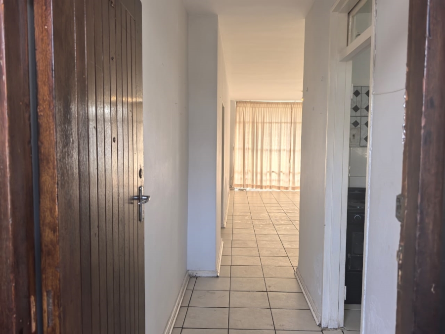 2 Bedroom Property for Sale in Florida Lake Gauteng