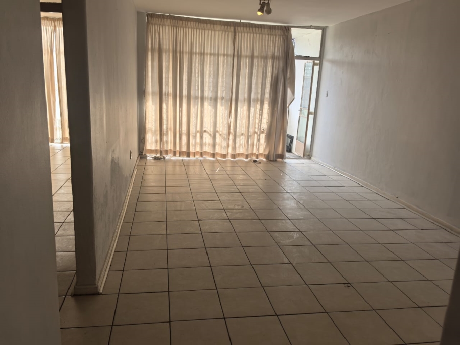 2 Bedroom Property for Sale in Florida Lake Gauteng