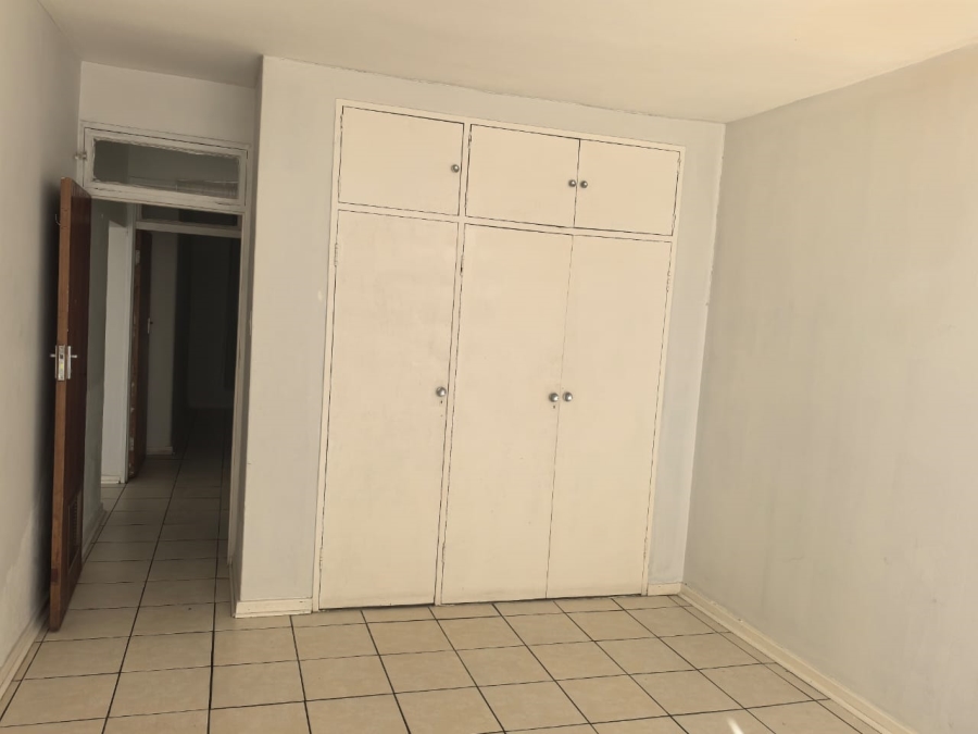 2 Bedroom Property for Sale in Florida Lake Gauteng