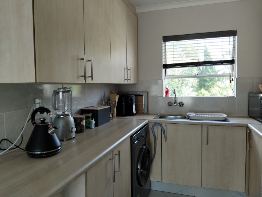 To Let 2 Bedroom Property for Rent in Bryanston Gauteng