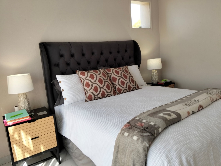 To Let 2 Bedroom Property for Rent in Bryanston Gauteng