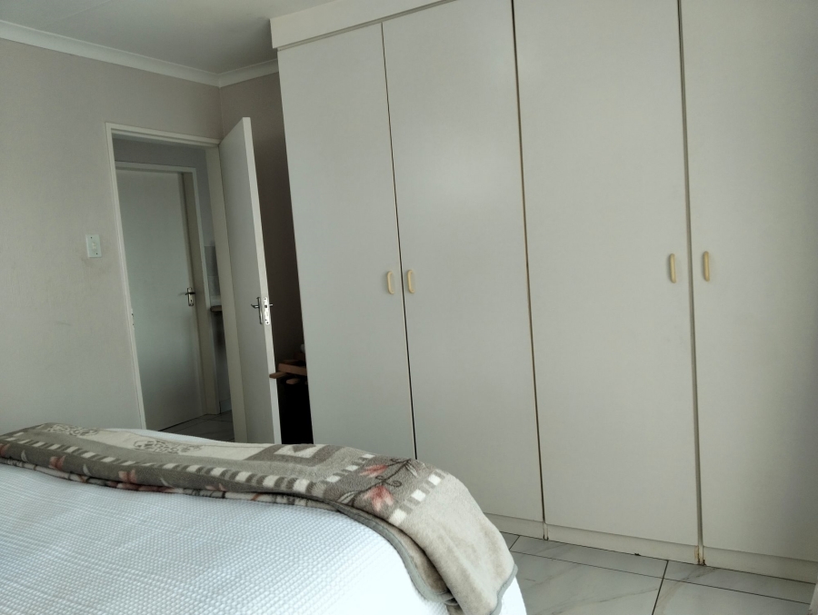 To Let 2 Bedroom Property for Rent in Bryanston Gauteng