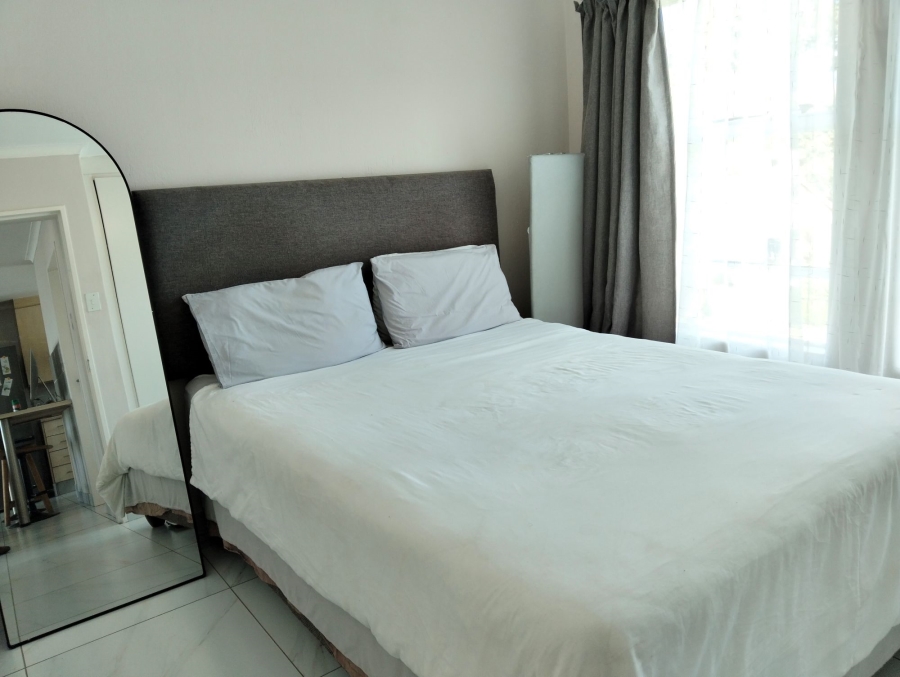 To Let 2 Bedroom Property for Rent in Bryanston Gauteng