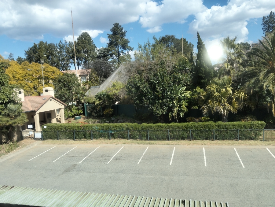 To Let 2 Bedroom Property for Rent in Bryanston Gauteng