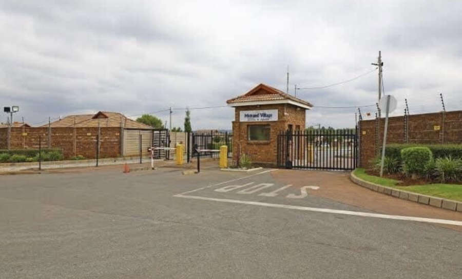 2 Bedroom Property for Sale in Clayville Gauteng
