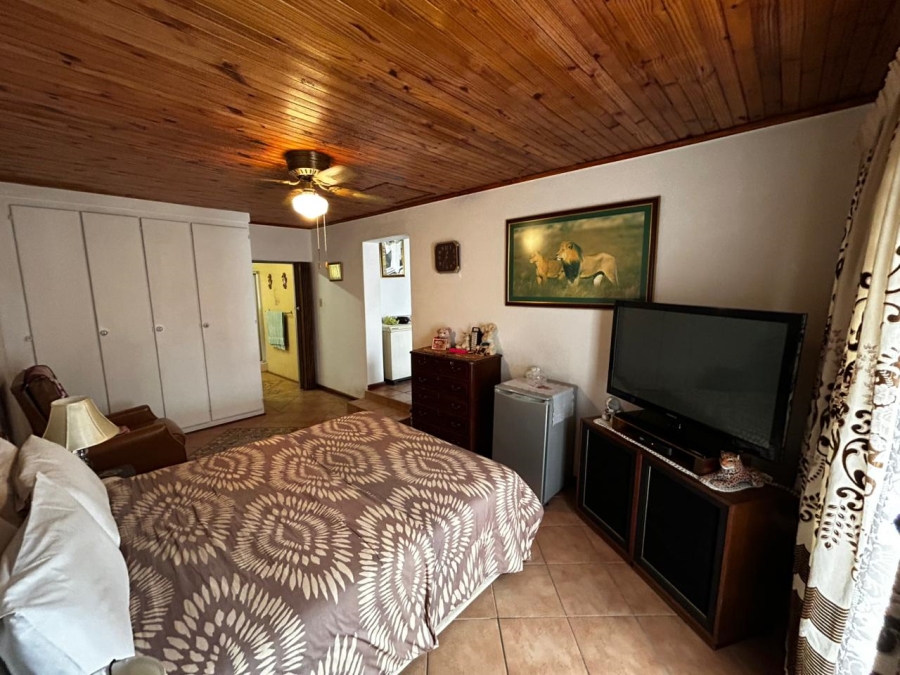4 Bedroom Property for Sale in Verwoerdpark Gauteng