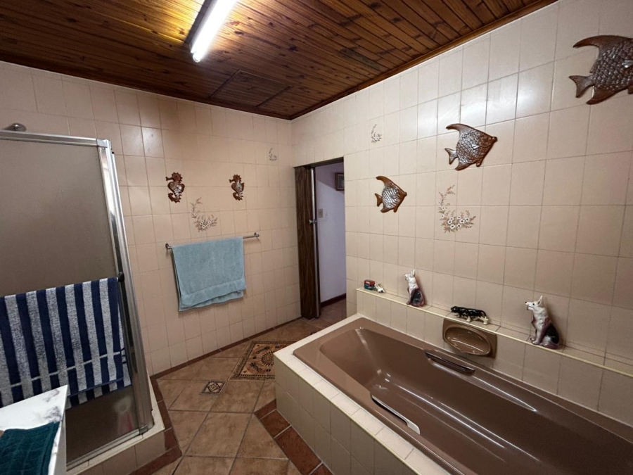 4 Bedroom Property for Sale in Verwoerdpark Gauteng