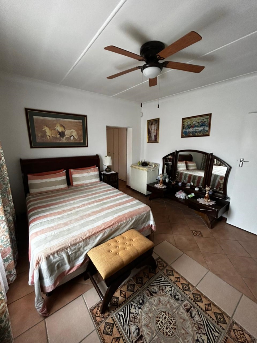 4 Bedroom Property for Sale in Verwoerdpark Gauteng