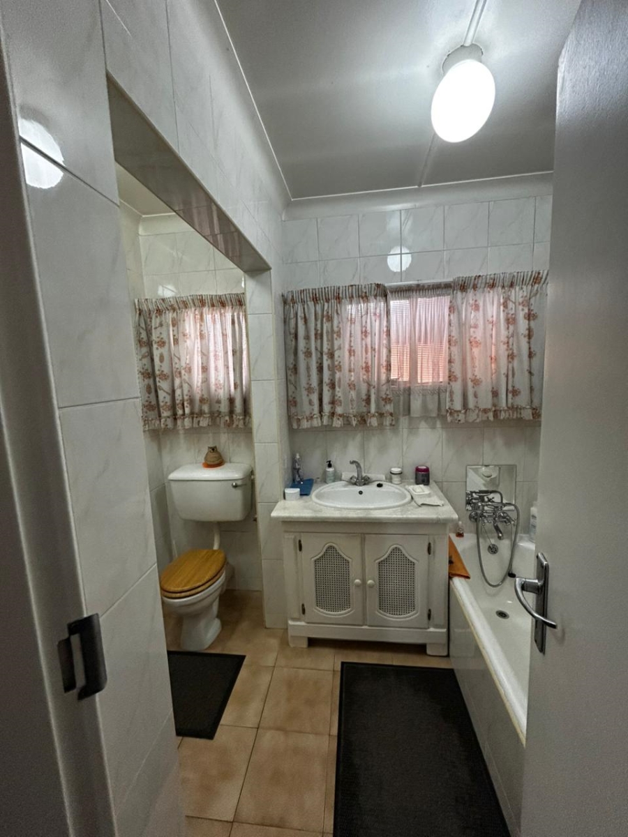 4 Bedroom Property for Sale in Verwoerdpark Gauteng