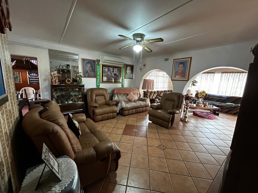 4 Bedroom Property for Sale in Verwoerdpark Gauteng