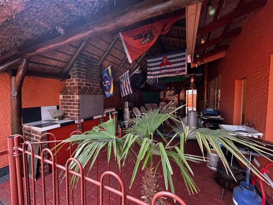 4 Bedroom Property for Sale in Verwoerdpark Gauteng
