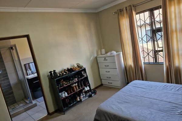 3 Bedroom Property for Sale in Noordwyk Gauteng
