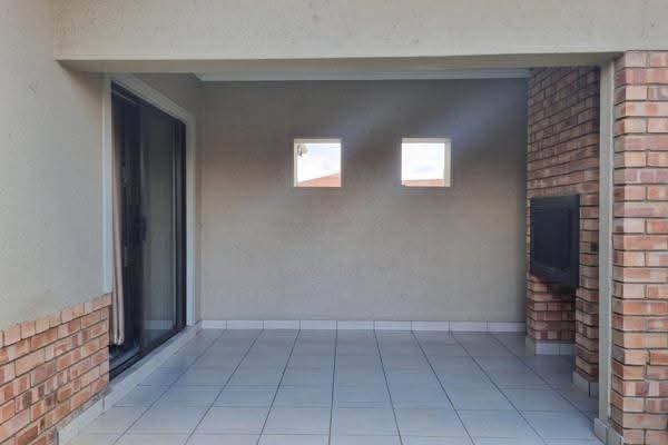 3 Bedroom Property for Sale in Noordwyk Gauteng