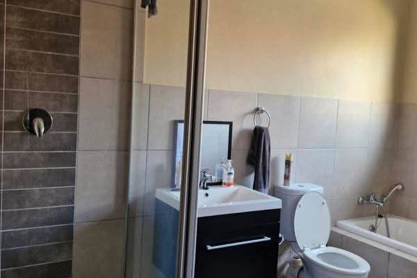 3 Bedroom Property for Sale in Noordwyk Gauteng