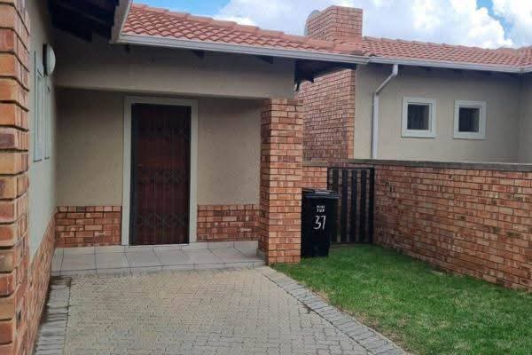 3 Bedroom Property for Sale in Noordwyk Gauteng