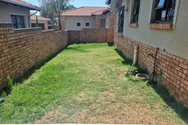 3 Bedroom Property for Sale in Noordwyk Gauteng