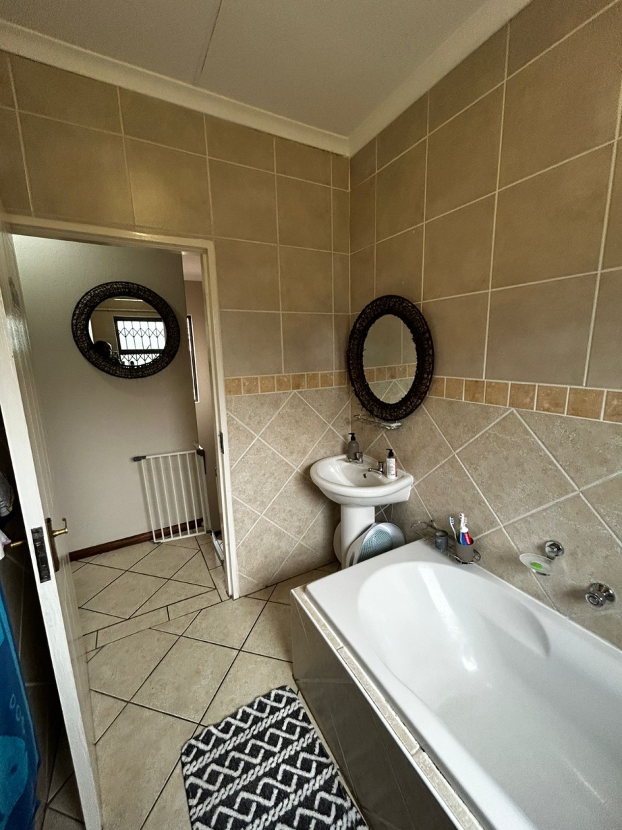 3 Bedroom Property for Sale in Florentia Gauteng