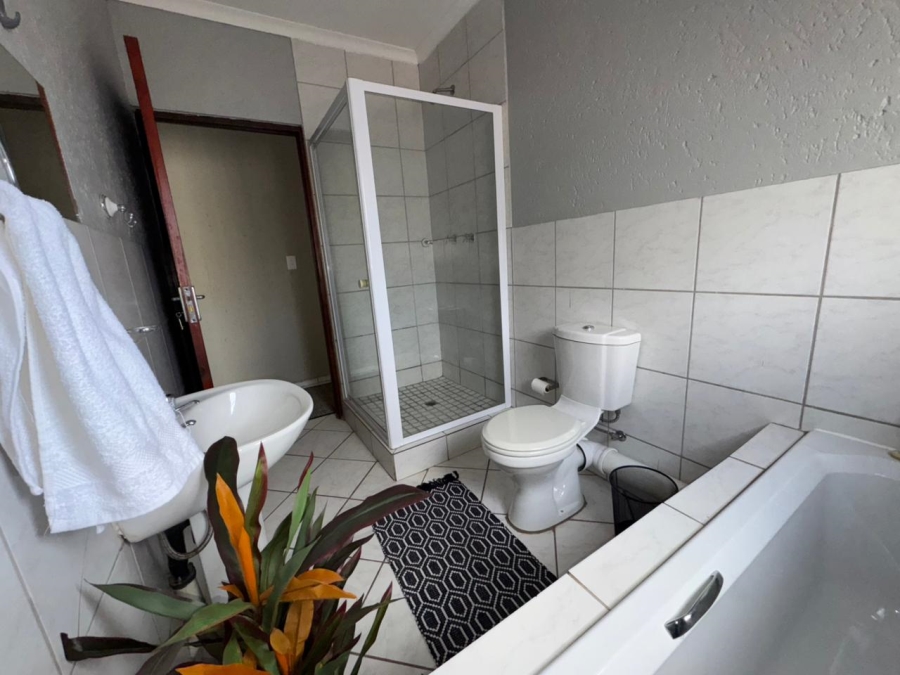 2 Bedroom Property for Sale in Groblerpark Gauteng