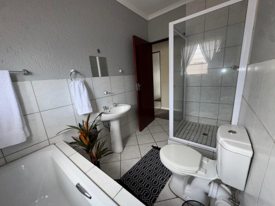 2 Bedroom Property for Sale in Groblerpark Gauteng
