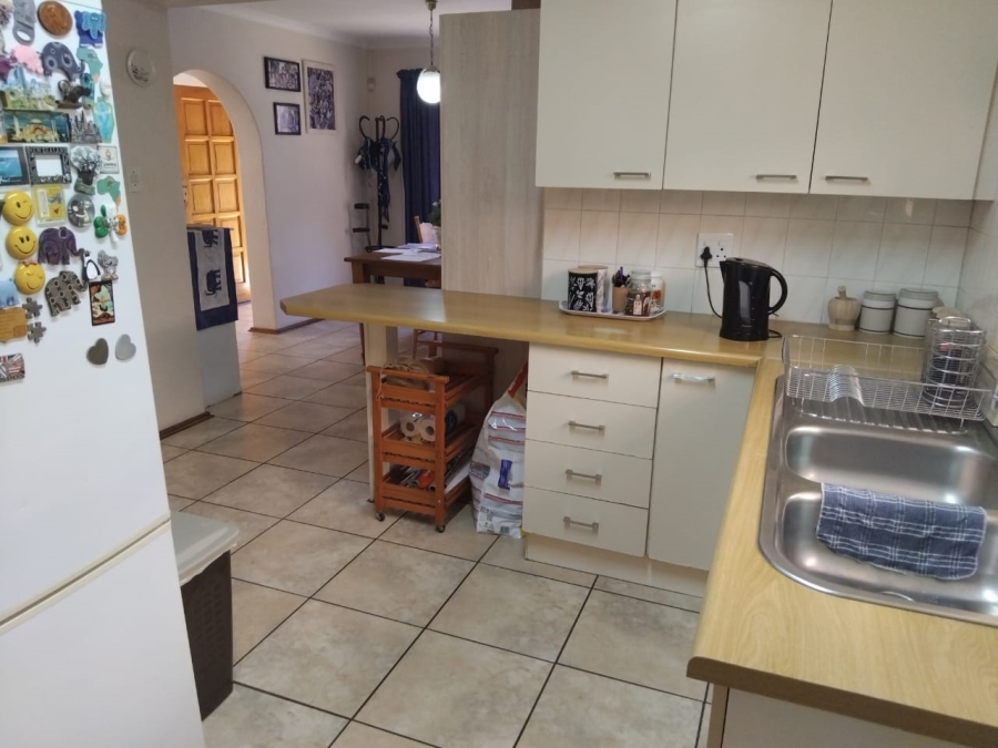 3 Bedroom Property for Sale in Roodekrans Gauteng