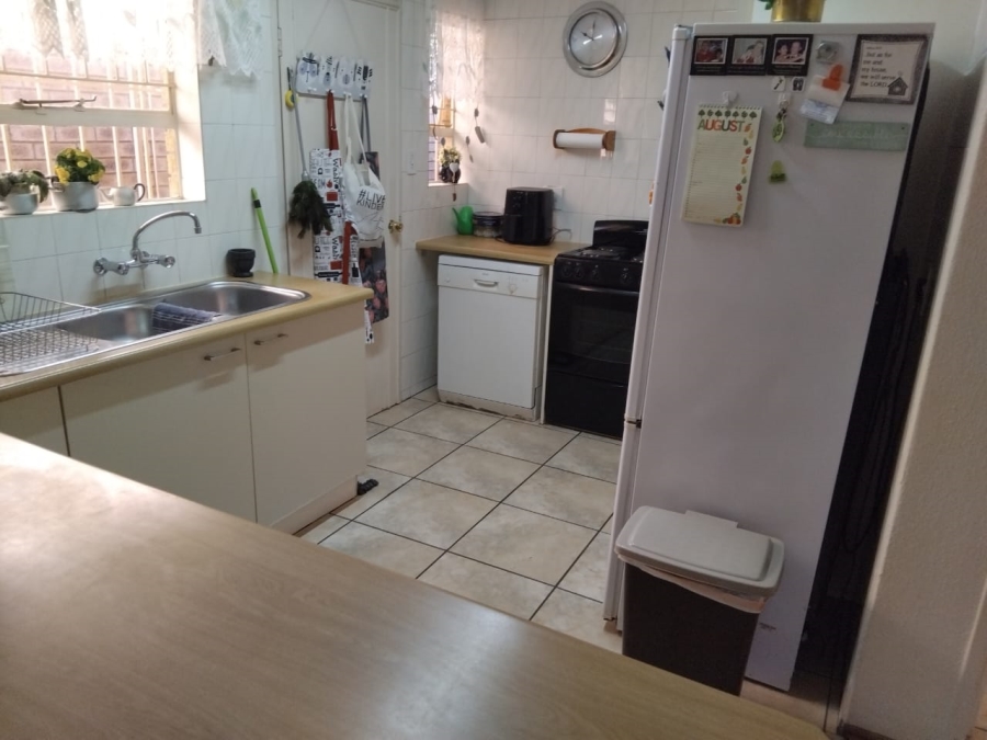 3 Bedroom Property for Sale in Roodekrans Gauteng