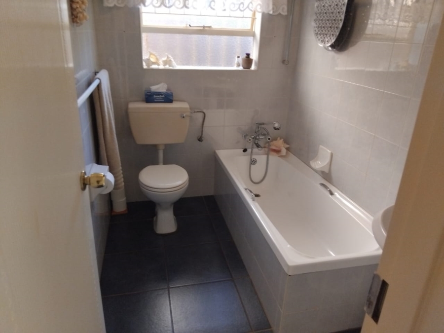 3 Bedroom Property for Sale in Roodekrans Gauteng