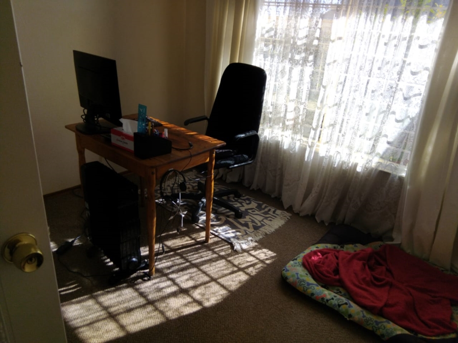 3 Bedroom Property for Sale in Roodekrans Gauteng