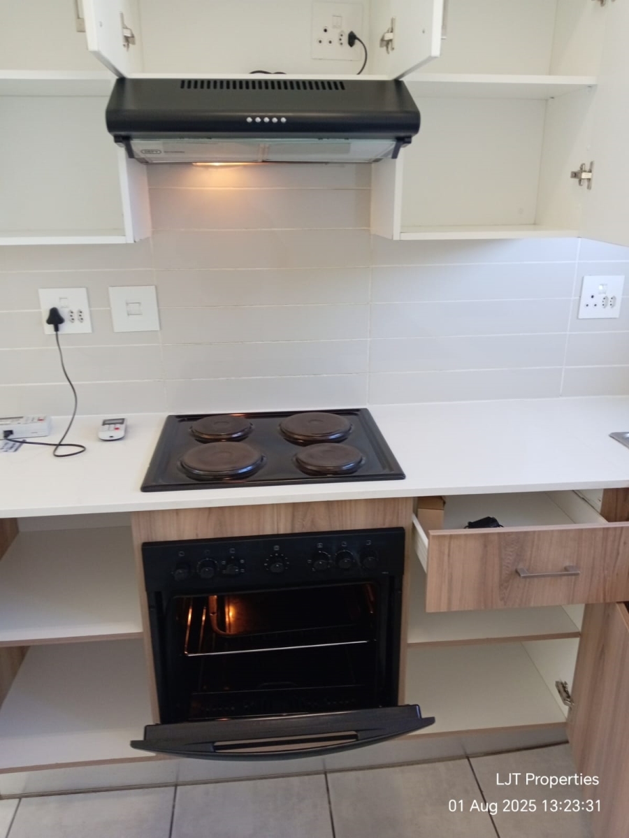 To Let 2 Bedroom Property for Rent in Witfield Gauteng