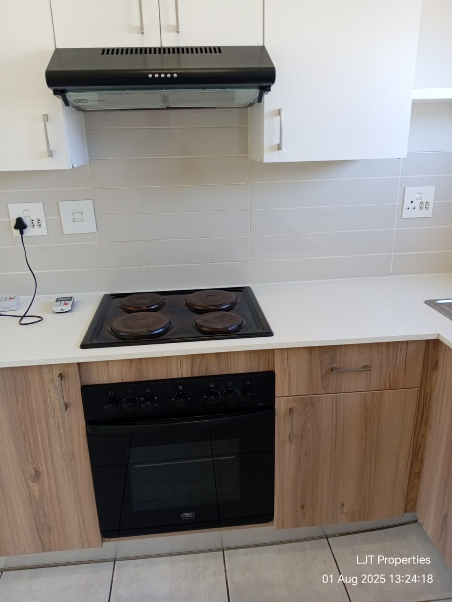 To Let 2 Bedroom Property for Rent in Witfield Gauteng