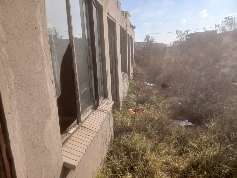0 Bedroom Property for Sale in Mohlakeng Gauteng