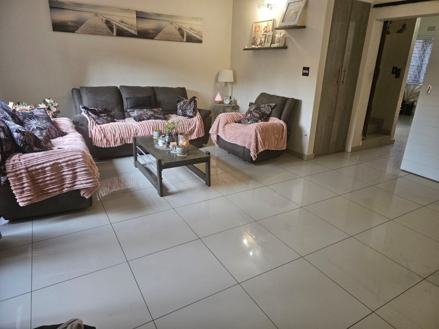 3 Bedroom Property for Sale in Brackenhurst Gauteng