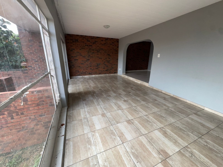 3 Bedroom Property for Sale in Kloofendal Gauteng