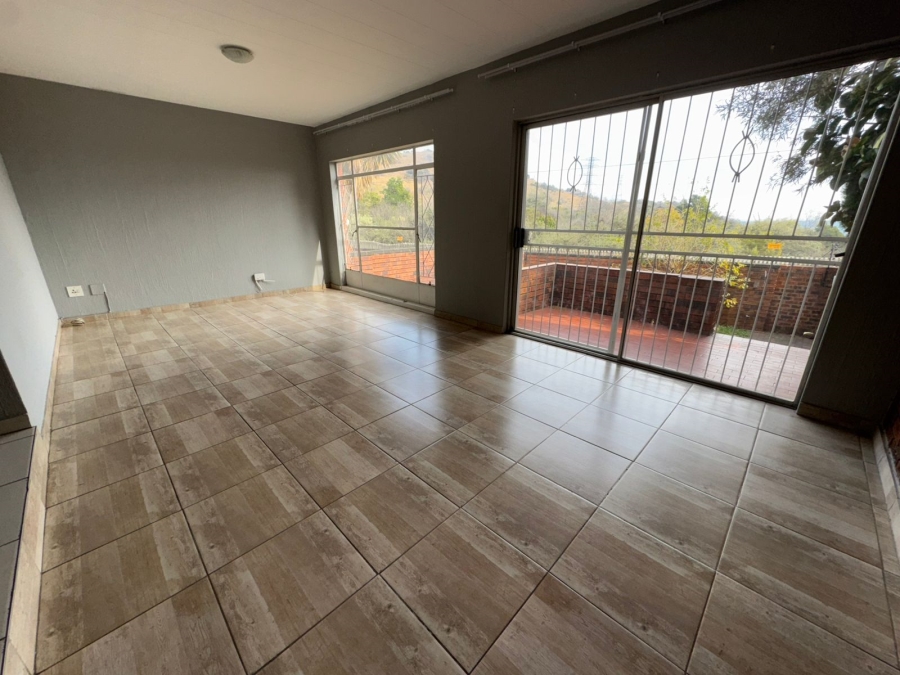 3 Bedroom Property for Sale in Kloofendal Gauteng