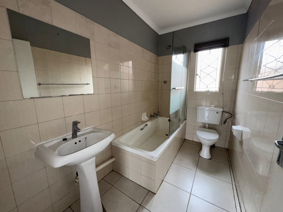 3 Bedroom Property for Sale in Kloofendal Gauteng
