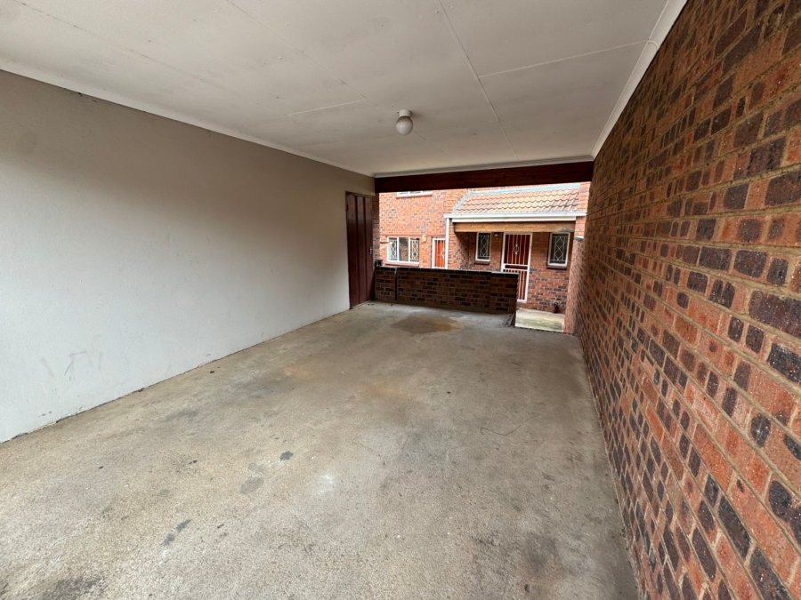 3 Bedroom Property for Sale in Kloofendal Gauteng