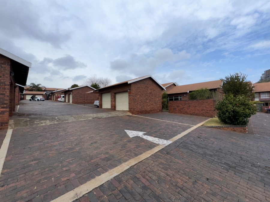 3 Bedroom Property for Sale in Kloofendal Gauteng