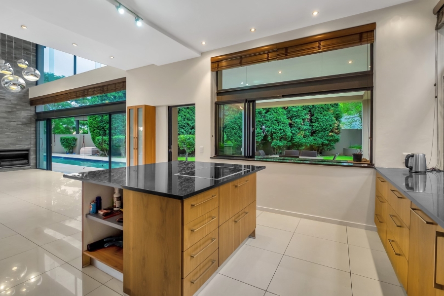 To Let 3 Bedroom Property for Rent in Benmore Gardens Gauteng