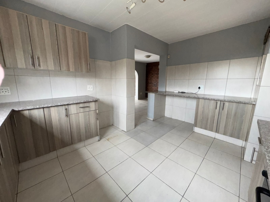 3 Bedroom Property for Sale in Kloofendal Gauteng