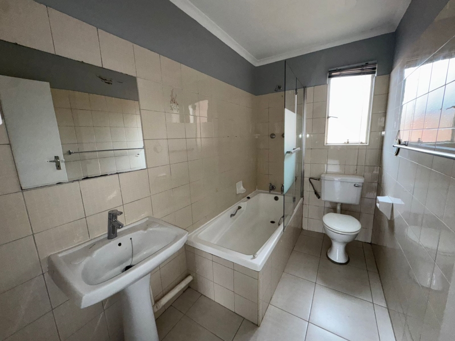 3 Bedroom Property for Sale in Kloofendal Gauteng