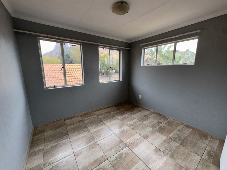 3 Bedroom Property for Sale in Kloofendal Gauteng