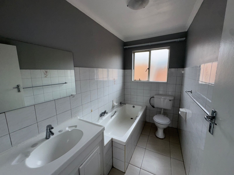 3 Bedroom Property for Sale in Kloofendal Gauteng