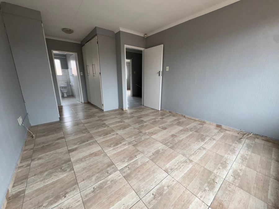 3 Bedroom Property for Sale in Kloofendal Gauteng